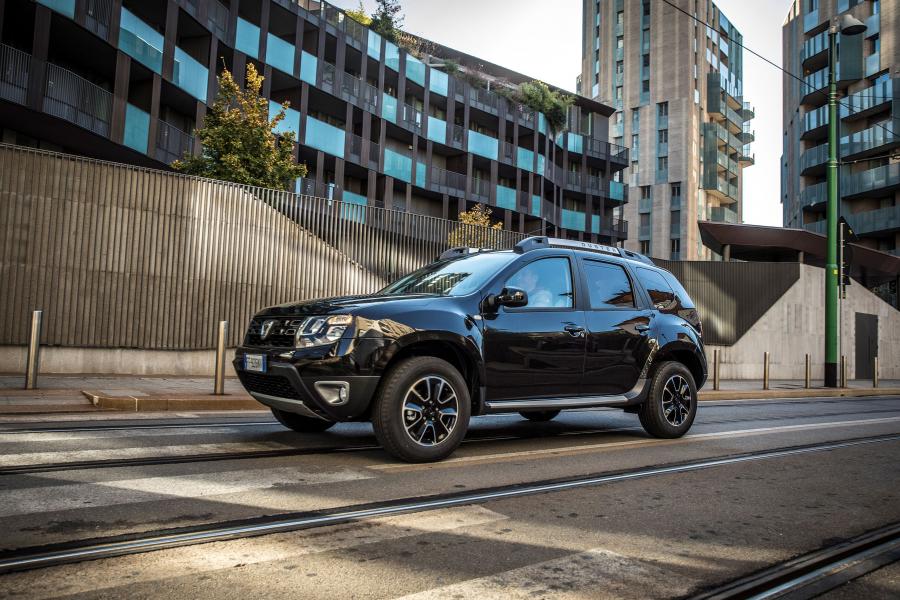  Dacia Duster Black Shadow 2016 года  (фото 6 из 28)